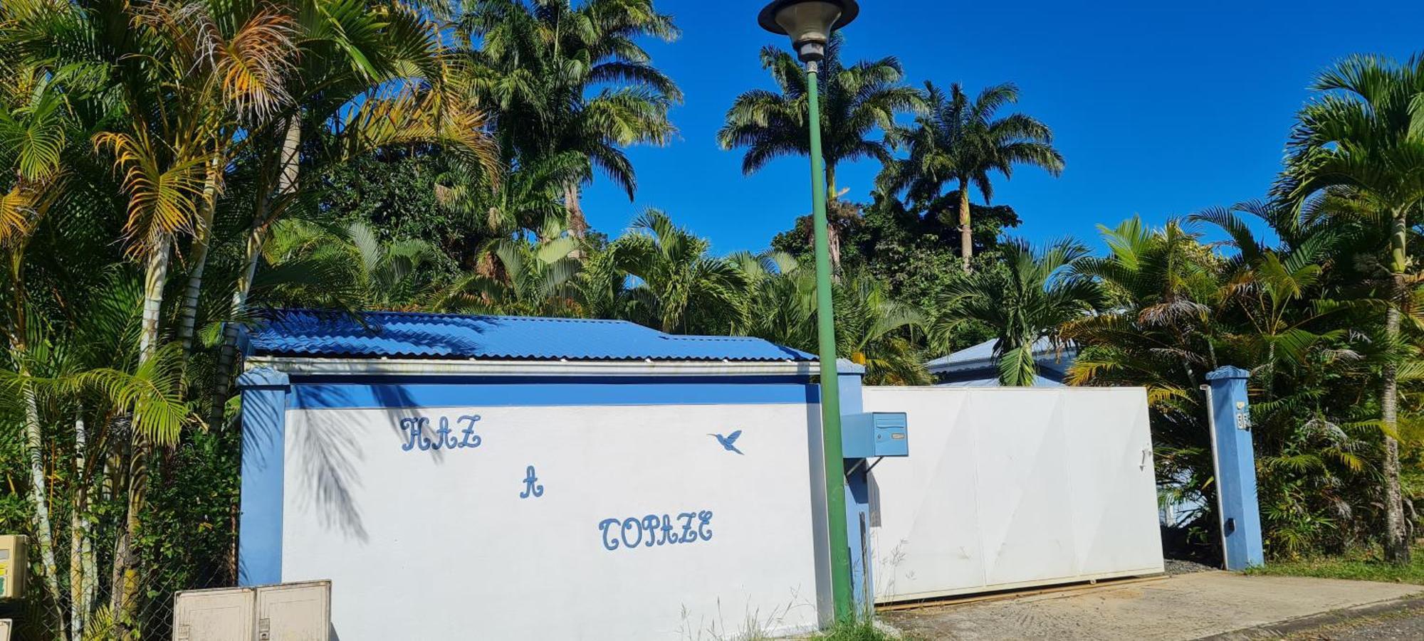 Gite Kaz A Topaze, Piscine, Jardin Tropical Sainte-Rose Eksteriør billede