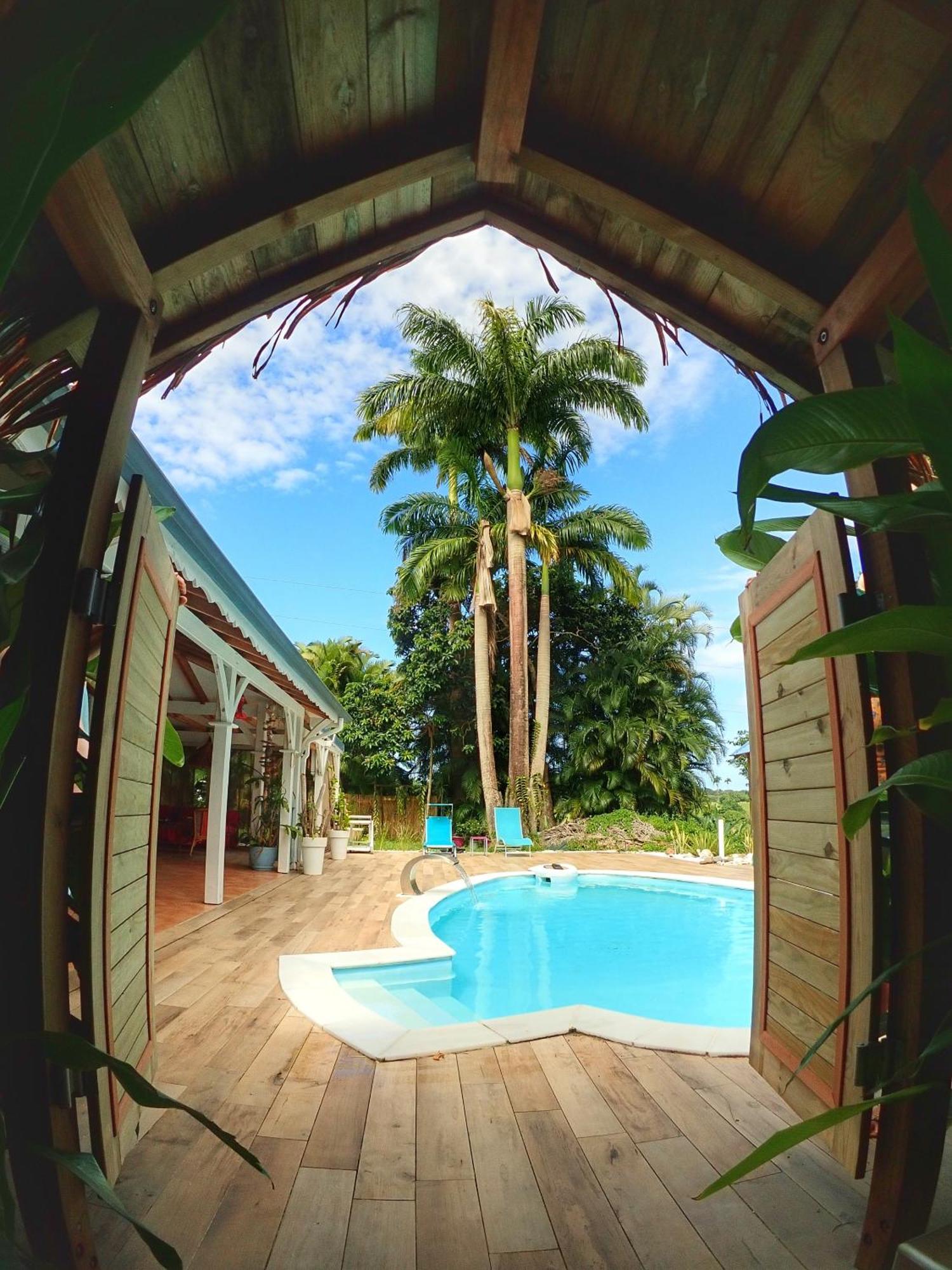 Gite Kaz A Topaze, Piscine, Jardin Tropical Sainte-Rose Eksteriør billede