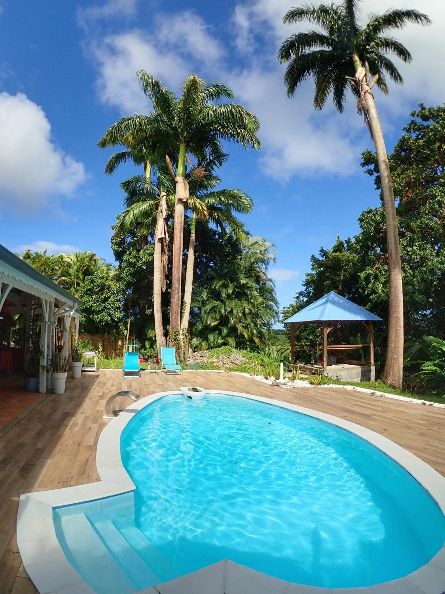 Gite Kaz A Topaze, Piscine, Jardin Tropical Sainte-Rose Eksteriør billede